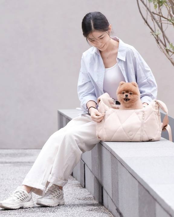 First Class Quilted Cloud Nude Carrier - Image 5