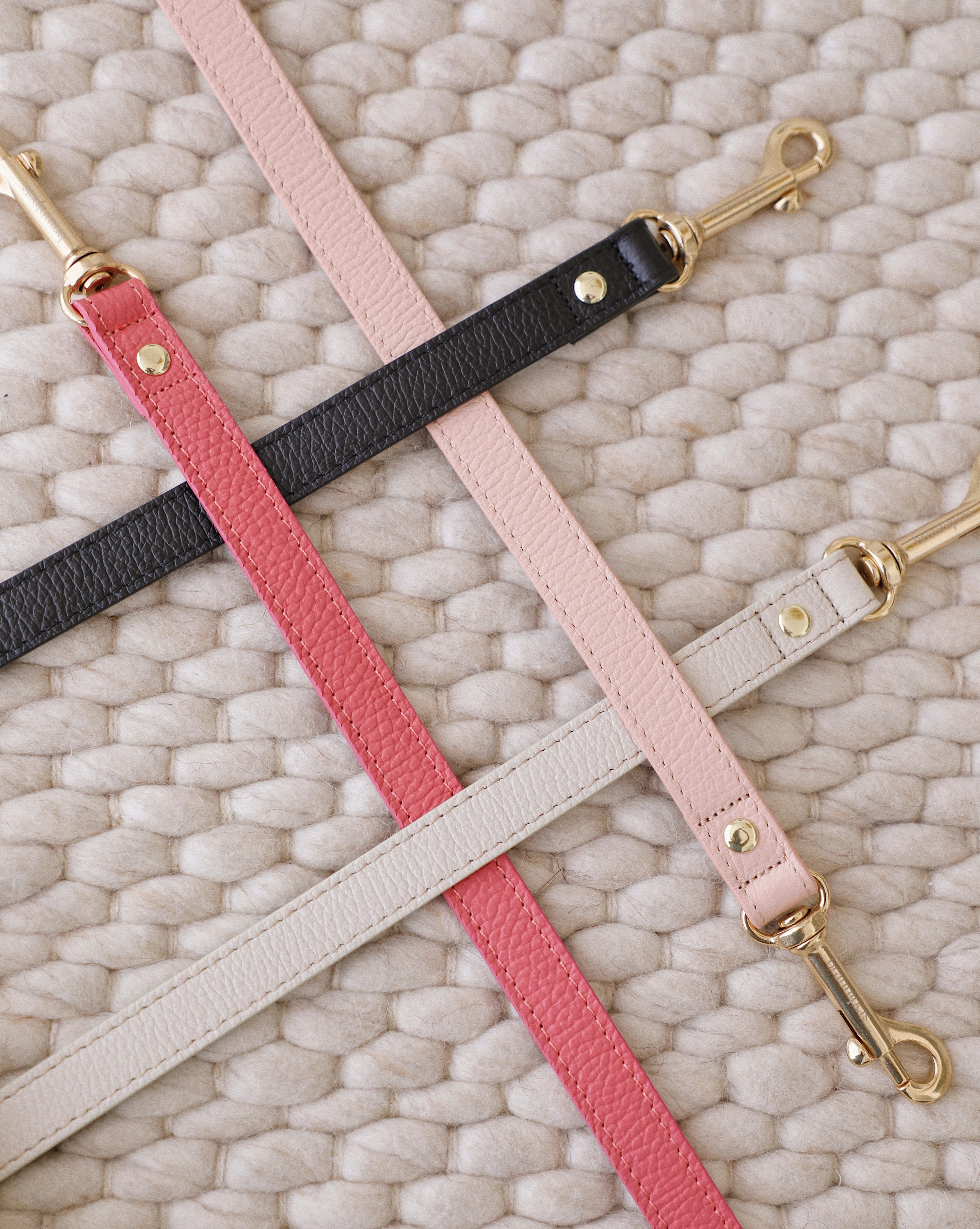 Nara Light Pink Leather Dog Leash - Image 3